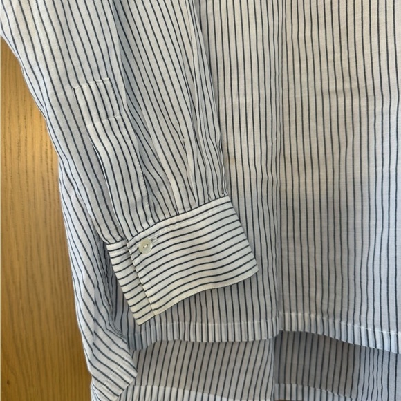 Vince Blue/White Pinstripe Classic V-Neck Cotton Pullover Blouse / Small - Picture 7 of 12